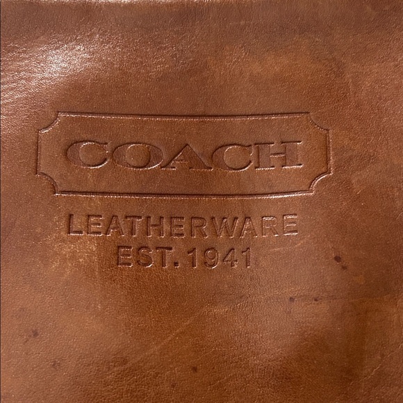 Vgt. Coach Tan Leather Wristlet - Picture 4 of 6